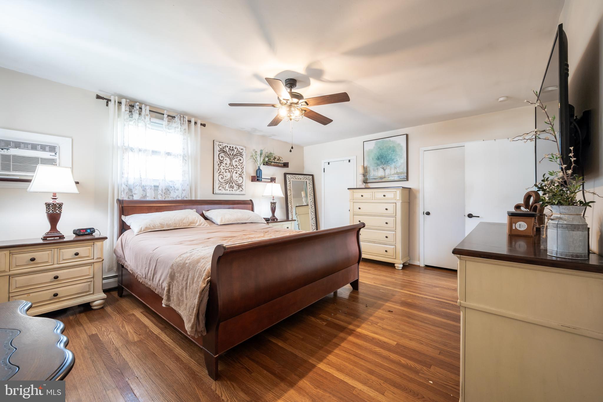 738 Longstreth Road Warminster, PA 18974 - Photo 17 of 30