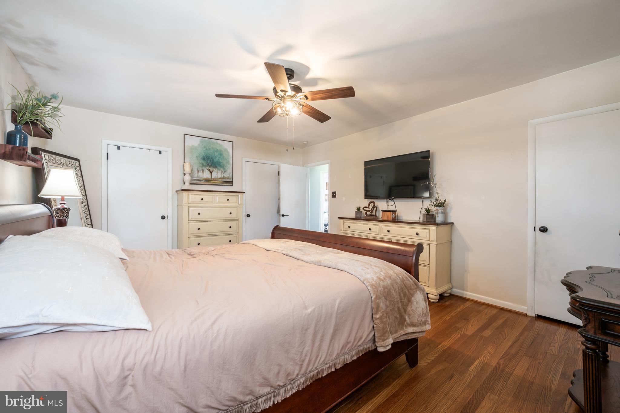 738 Longstreth Road Warminster, PA 18974 - Photo 18 of 30