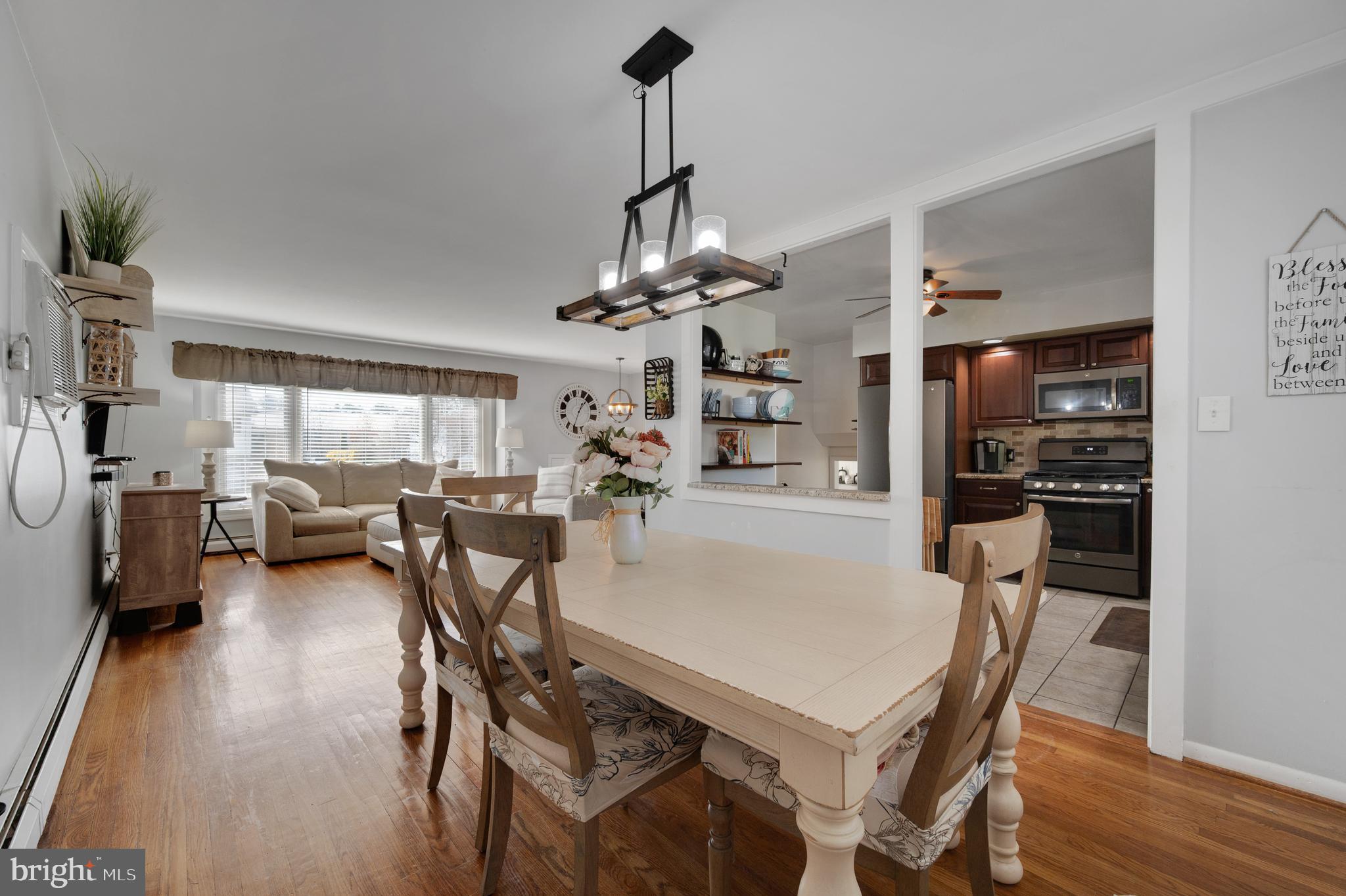 738 Longstreth Road Warminster, PA 18974 - Photo 8 of 30