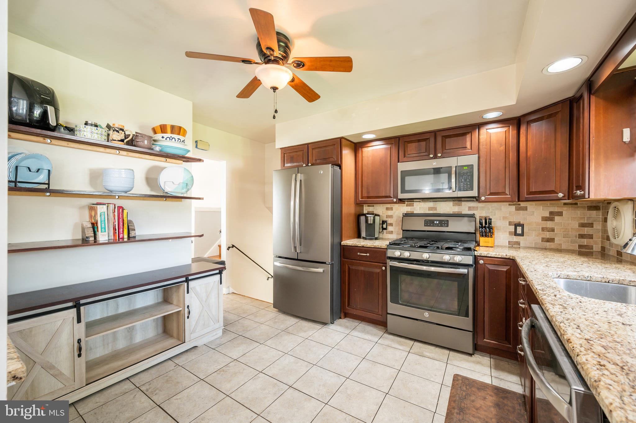 738 Longstreth Road Warminster, PA 18974 - Photo 10 of 30