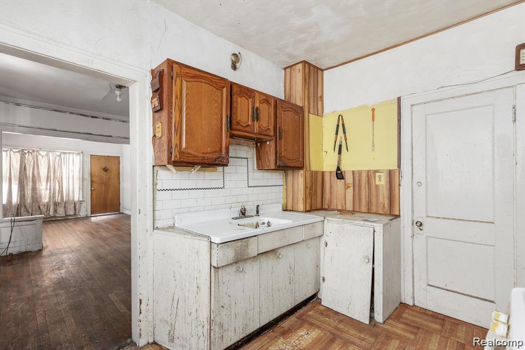 4673 French Road Detroit, MI 48214 - Photo 13 of 20