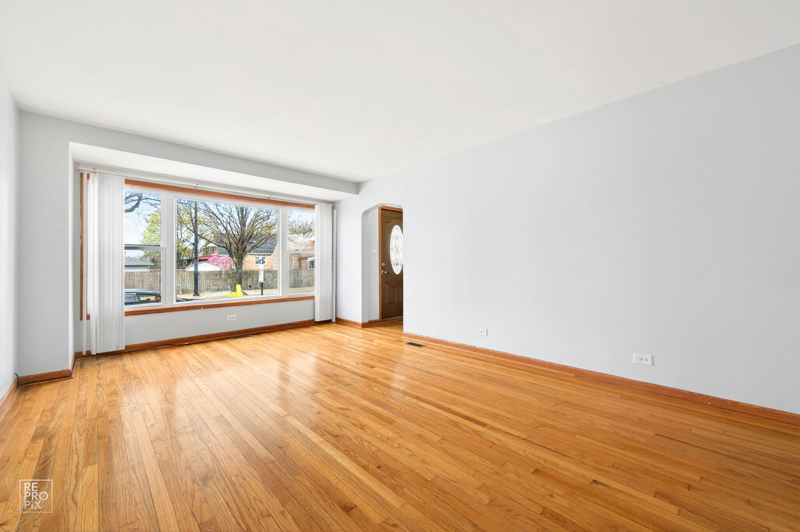 4143 West Marquette Road Chicago, IL 60629 - Photo 2 of 22