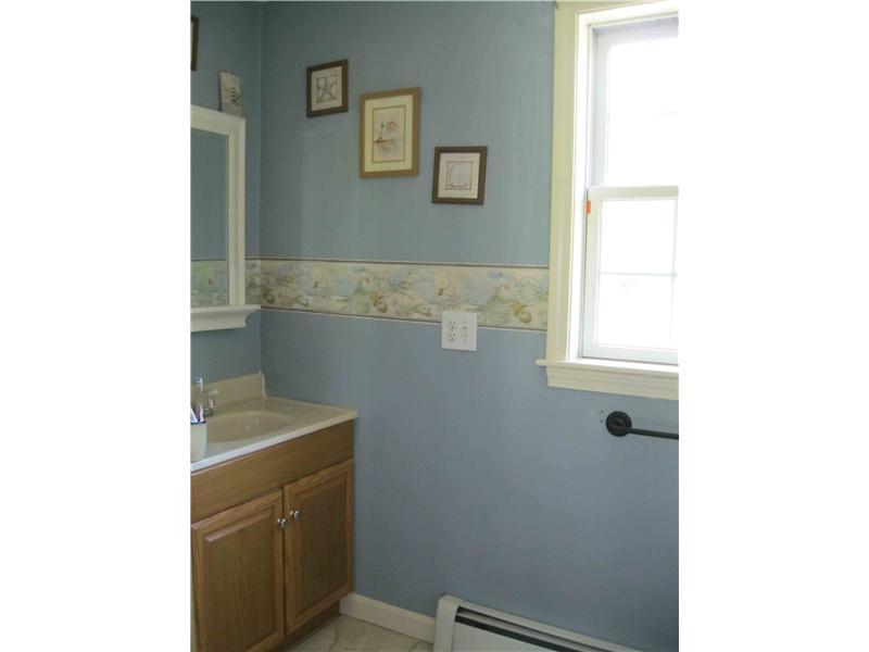 640 Middle Road Waterboro, ME 04087 - Photo 23 of 28 Bathroom.