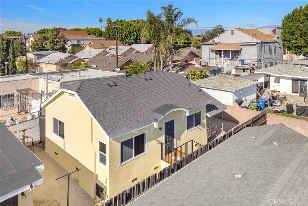 3261 Eagle Street Los Angeles, CA 90063 - Photo 31 of 40 a large white building with a white roof