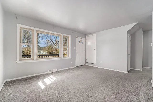 $151,998 | 5993 John Daly Street, Taylor, MI 48180