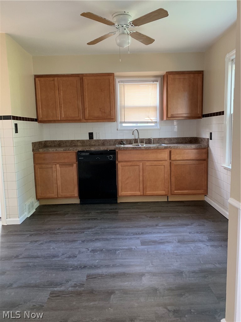 13129 Thraves Road Garfield Heights, OH 44125 - Photo 4 of 17