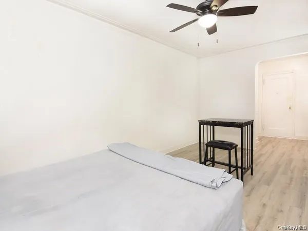 $115,000 | 2191 Bolton Street, Unit 3E | Pelham Parkway
