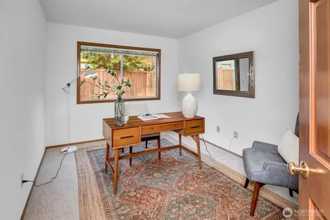 $1,525,000 | 3911 240th Place Southeast, Sammamish, WA 98029