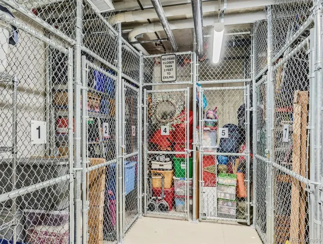 a view of entryway with outdoor