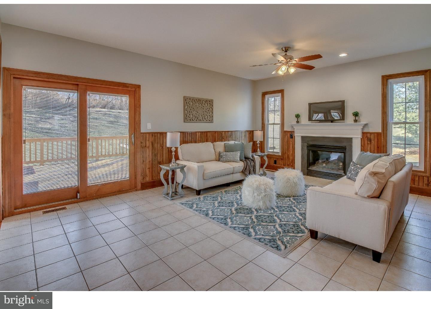 109 Springvalley Way Aston, PA 19014 - Photo 8 of 12 Family Room