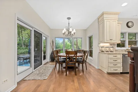 5454 Lee Avenue, Downers Grove, IL 60515