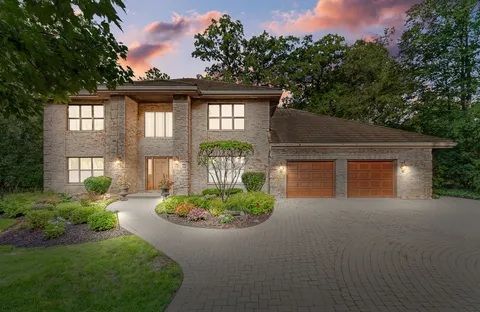 5454 Lee Avenue, Downers Grove, IL 60515