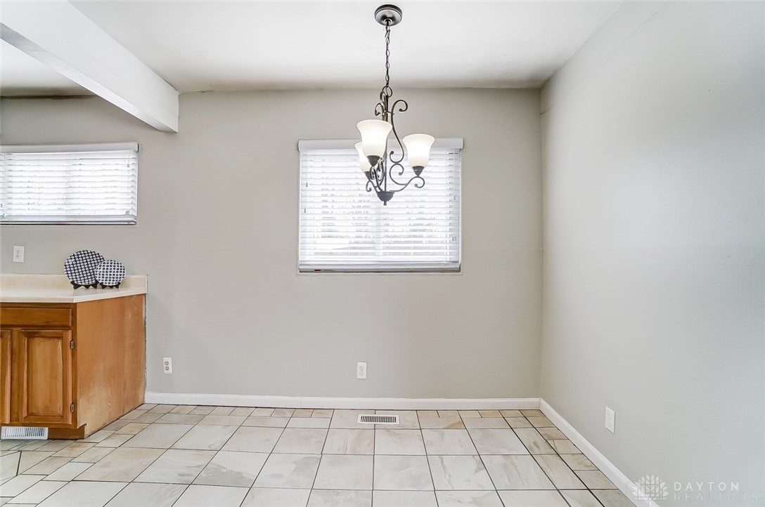 370 Spinning Road Riverside, OH 45431 - Photo 9 of 33