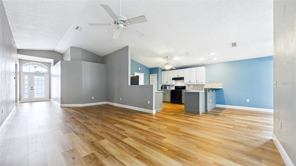 11654 Leda Lane New Port Richey, FL 34654 - Photo 6 of 37