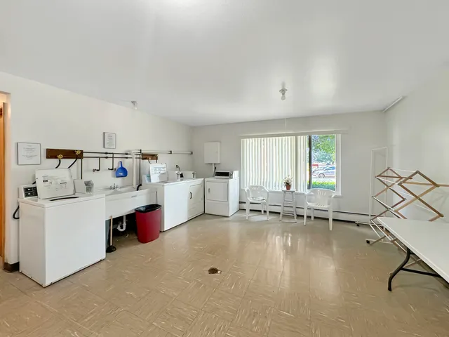 $99,900 | 124 North Whistler Avenue, Unit C4, Freeport, IL 61032