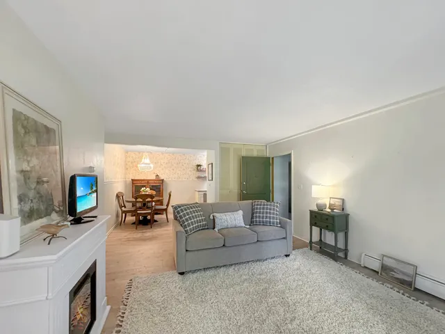 $99,900 | 124 North Whistler Avenue, Unit C4, Freeport, IL 61032