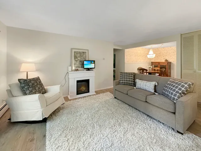 $99,900 | 124 North Whistler Avenue, Unit C4, Freeport, IL 61032