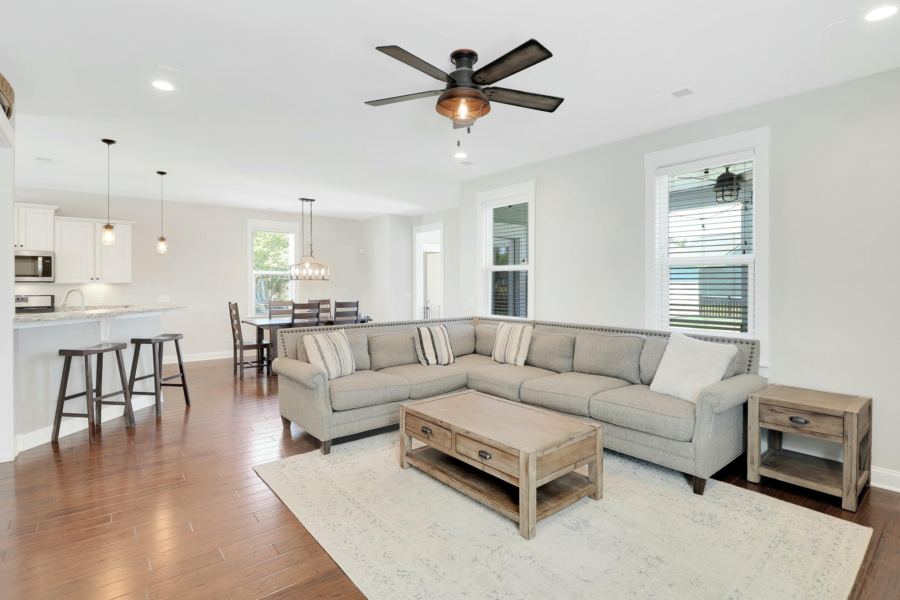 2842 Rutherford Way Charleston, SC 29414 - Photo 12 of 35 Living Room\