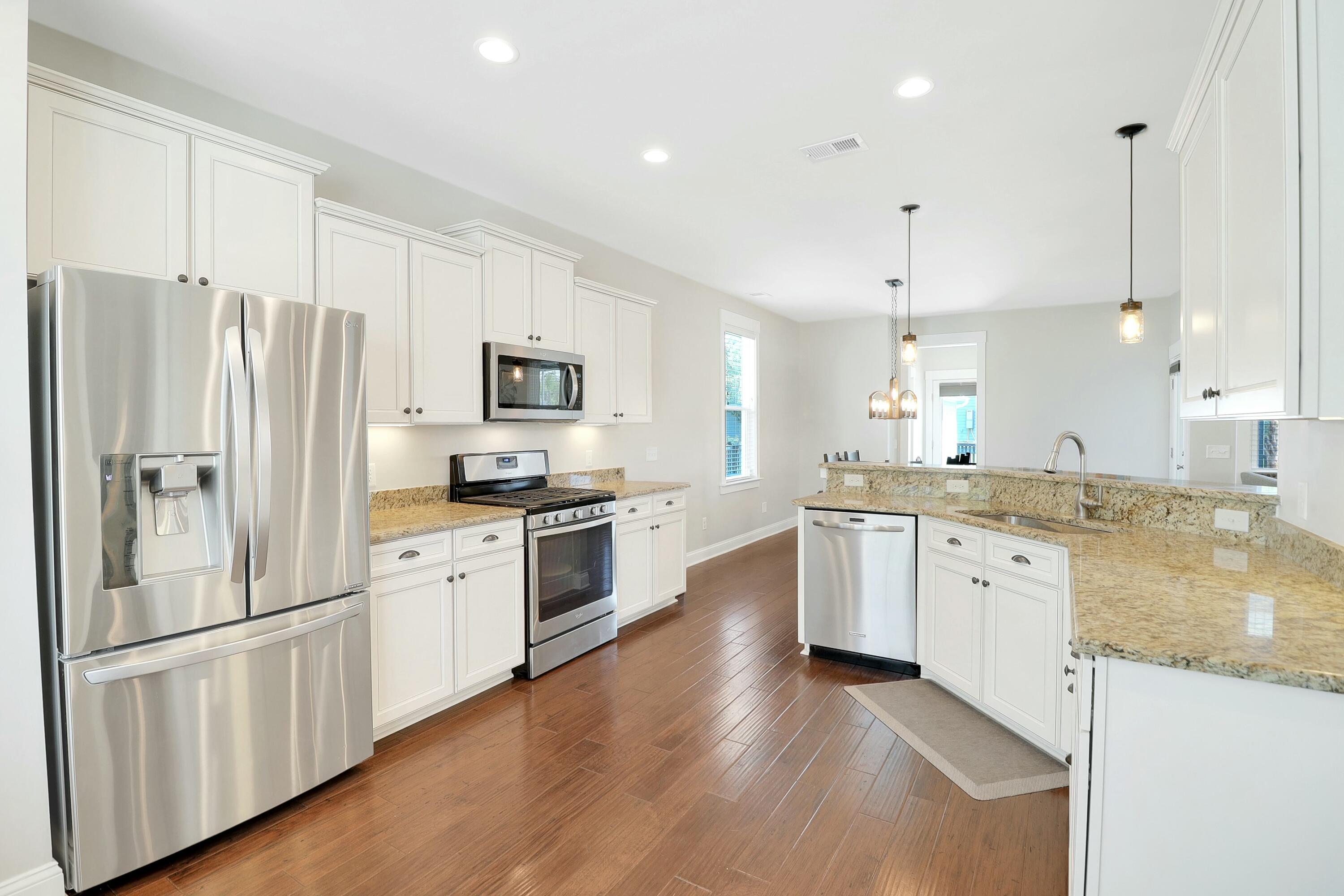 2842 Rutherford Way Charleston, SC 29414 - Photo 14 of 35 Kitchen