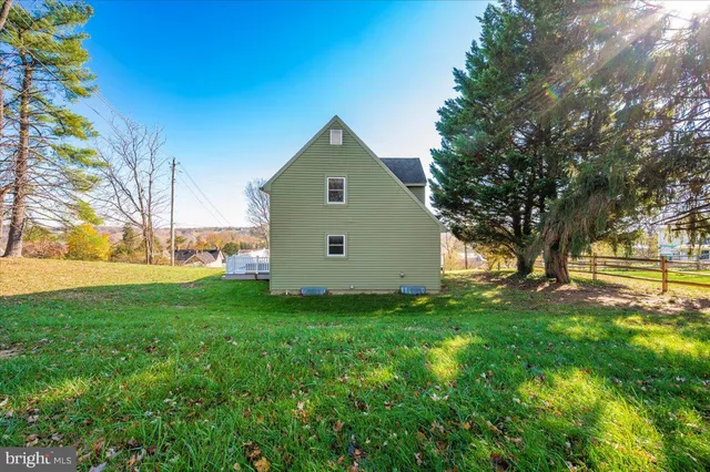 a picture of a wall with a white wall and a picture