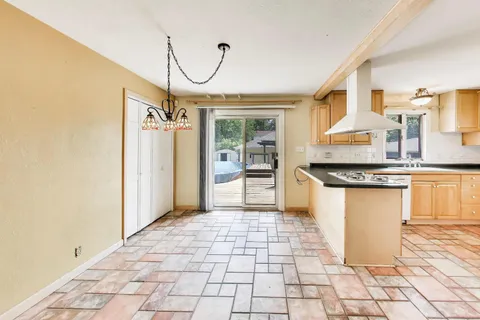 $249,500 | 518 North William Street, Joliet, IL 60435