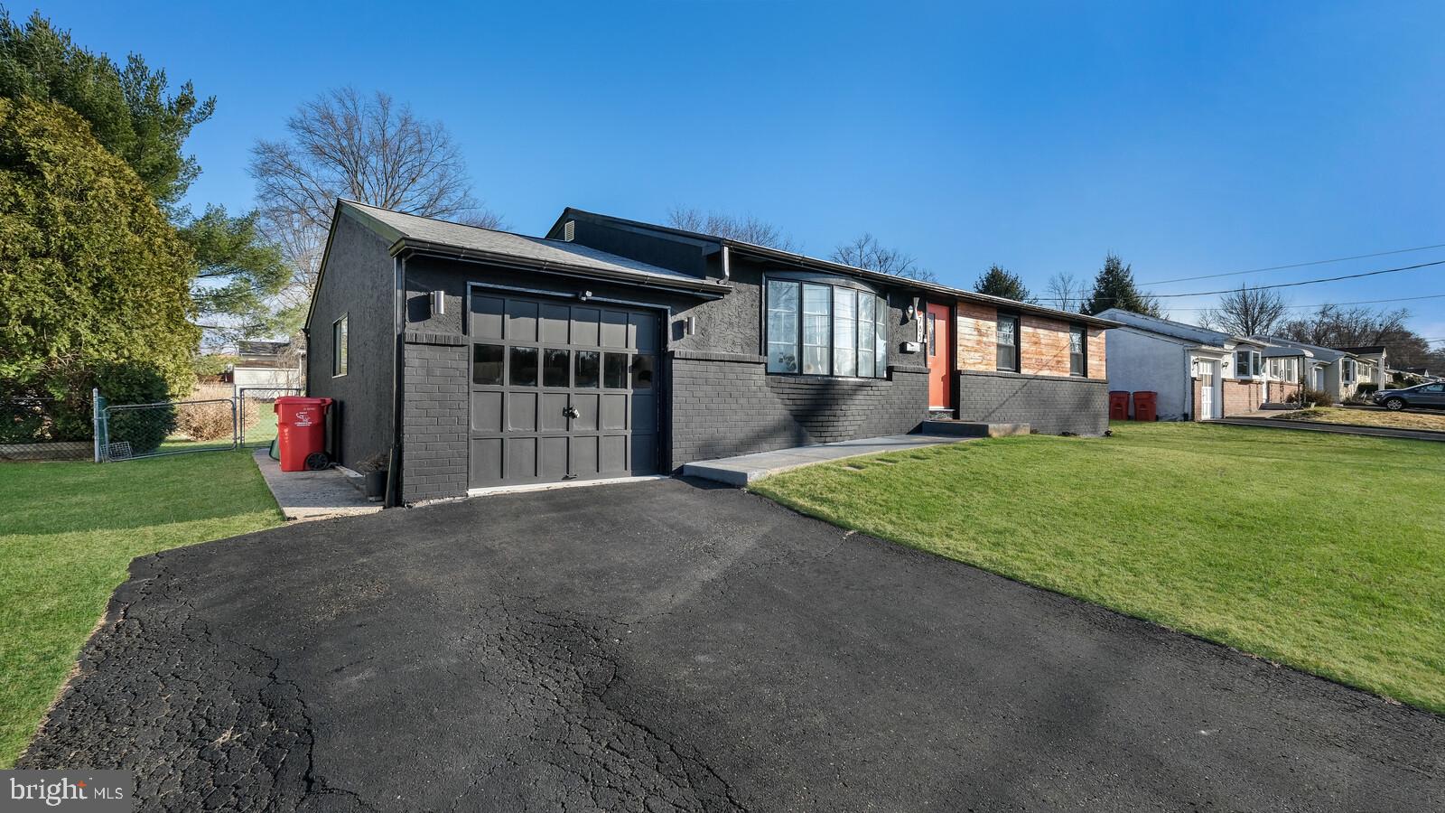 785 Valley Road Warminster, PA 18974 - Photo 4 of 30 Gallery Image 4