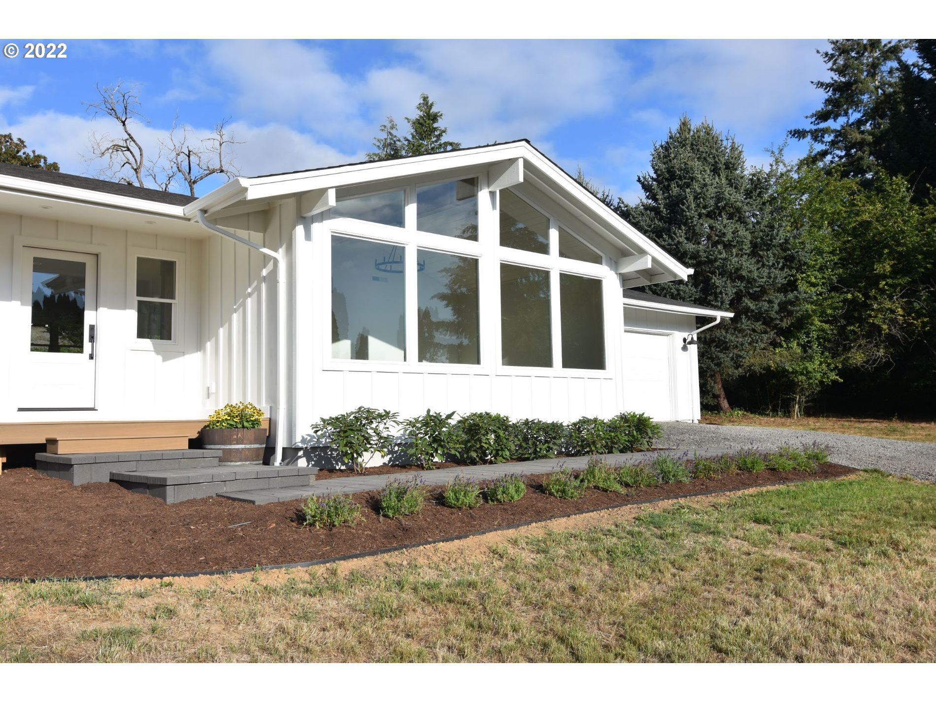 21600 Northeast Sunnycrest Road Newberg, OR 97132 - Photo 3 of 22 Gallery Image 3