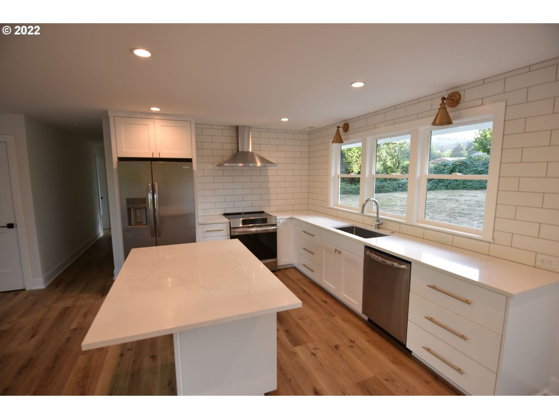 21600 Northeast Sunnycrest Road Newberg, OR 97132 - Photo 8 of 22 Gallery Image 8