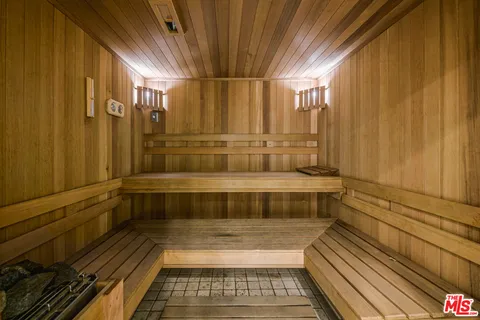 $2,049,000 | 8760 White Oak Avenue, Northridge, CA 91325