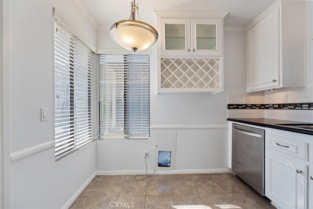 11259 Drake Street Rancho Cucamonga, CA 91701 - Photo 15 of 37 Kitchen and Eat In Dining Area