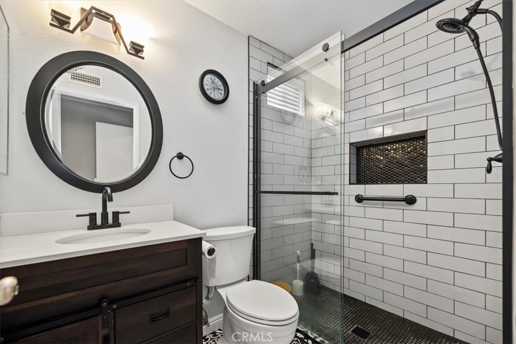 11259 Drake Street Rancho Cucamonga, CA 91701 - Photo 25 of 37 Primary Bathroom