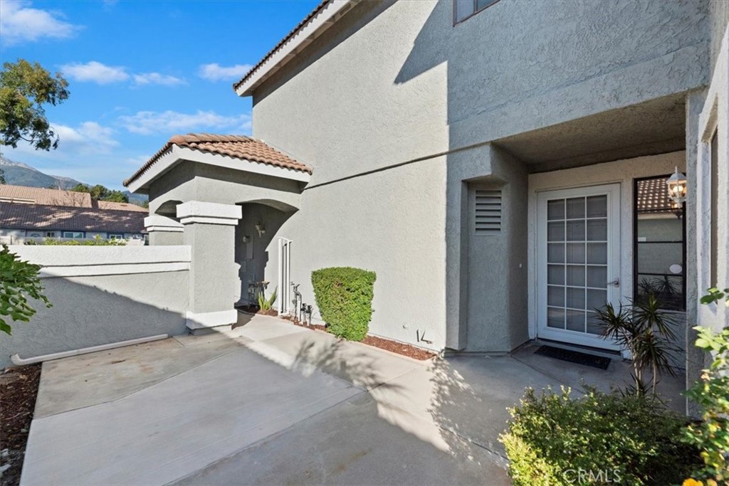 11259 Drake Street Rancho Cucamonga, CA 91701 - Photo 6 of 37 Front Walkway & Entrance