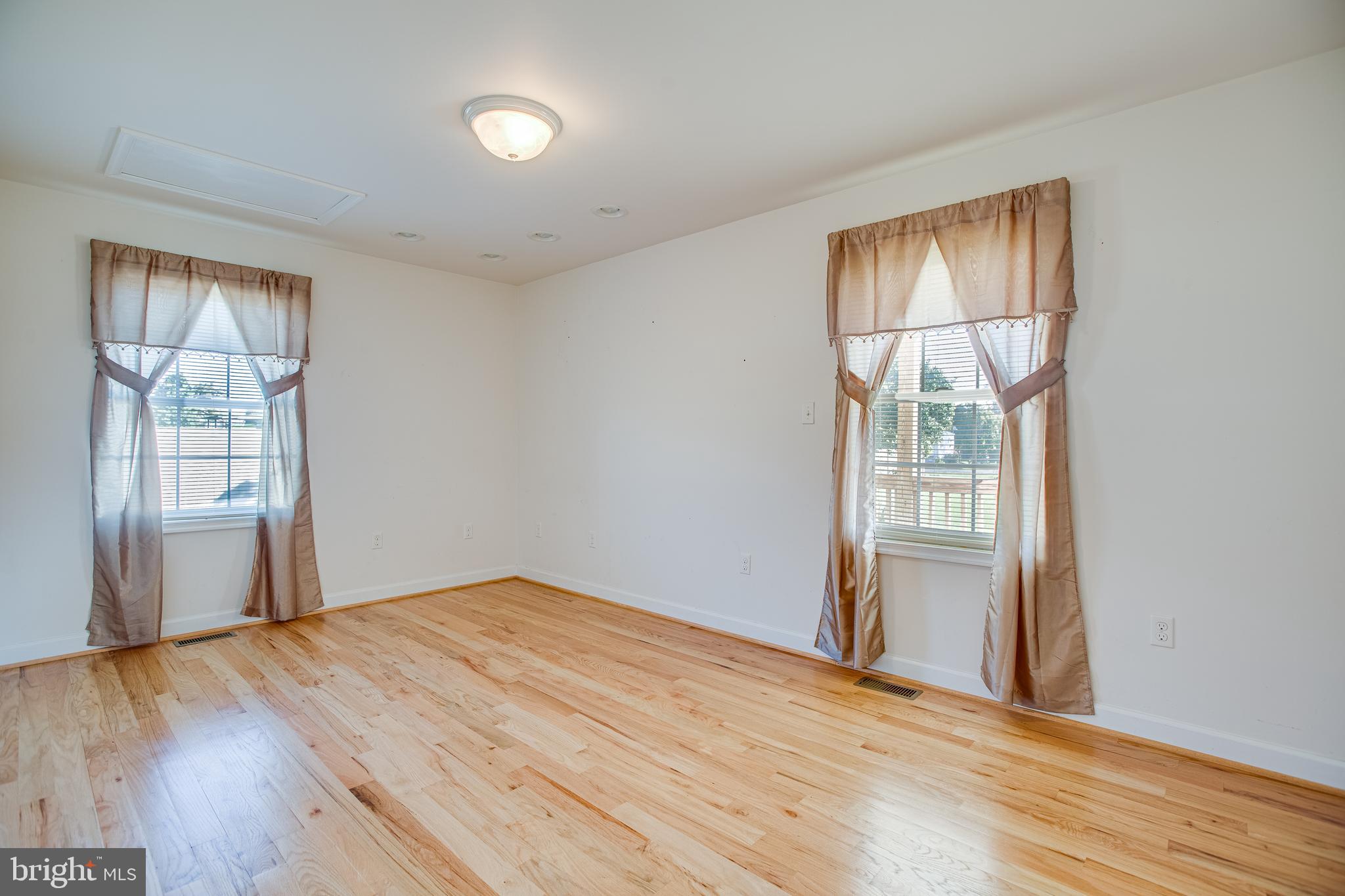 19249 York Road Stevensburg, VA 22741 - Photo 18 of 26 Second Bedroom