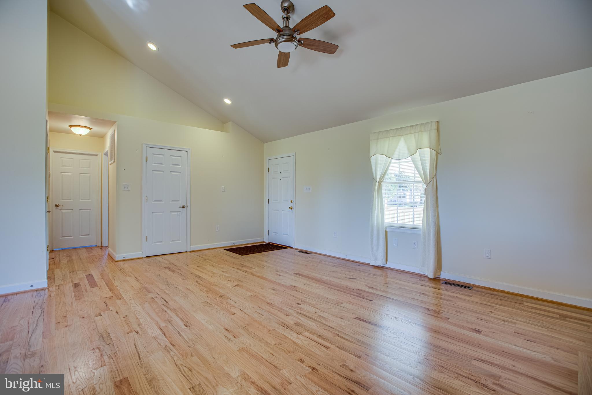 19249 York Road Stevensburg, VA 22741 - Photo 8 of 26 Living Room View 3