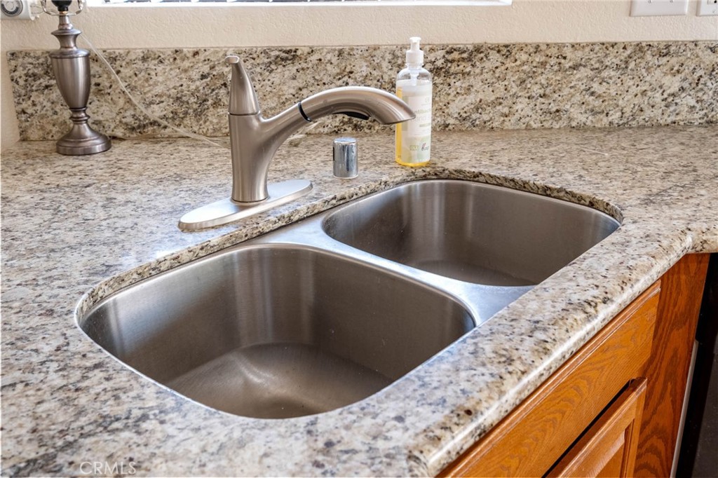 13904 Hidden Valley Road Victorville, CA 92395 - Photo 14 of 47