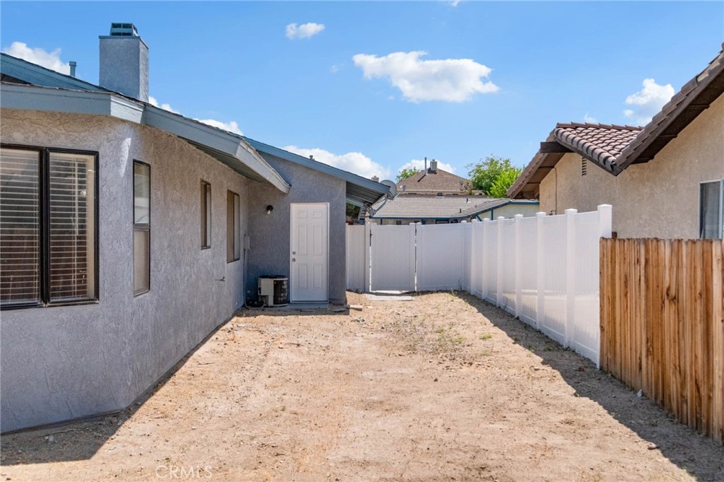 13904 Hidden Valley Road Victorville, CA 92395 - Photo 40 of 47