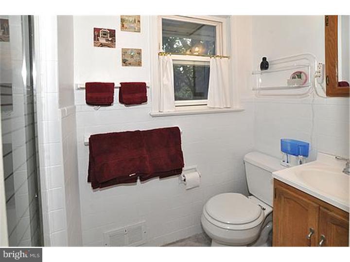 414 Valley View Road Willow Grove, PA 19090 - Photo 14 of 25 Master Bathroom