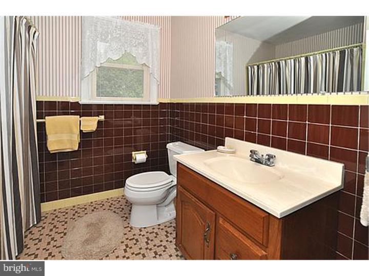 414 Valley View Road Willow Grove, PA 19090 - Photo 17 of 25 Bathroom
