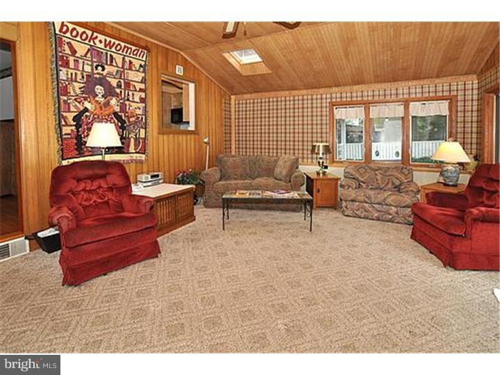 414 Valley View Road Willow Grove, PA 19090 - Photo 10 of 25 Family Room