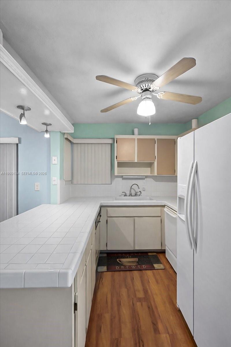 19301 Southwest 123rd Avenue Miami, FL 33177 - Photo 19 of 44