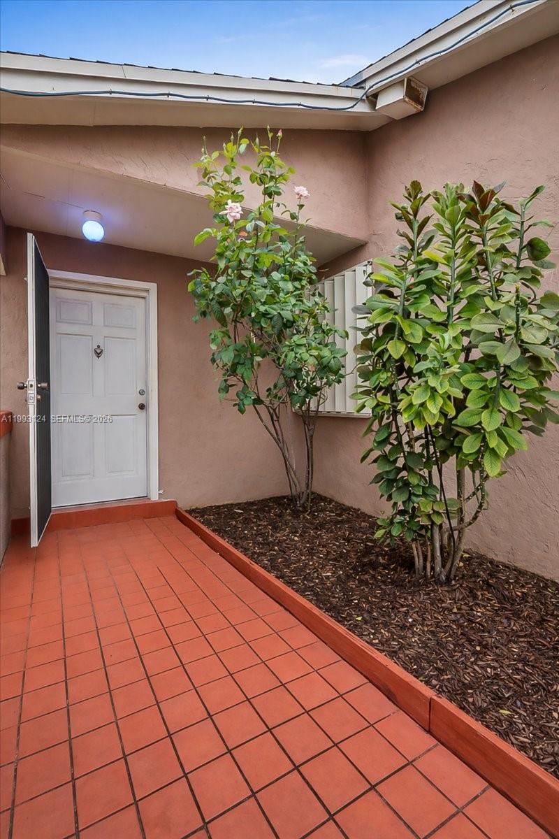 19301 Southwest 123rd Avenue Miami, FL 33177 - Photo 3 of 44