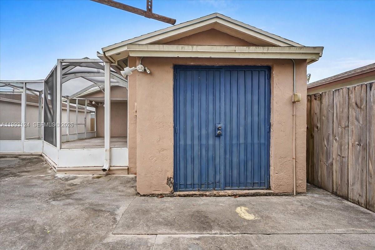 19301 Southwest 123rd Avenue Miami, FL 33177 - Photo 38 of 44