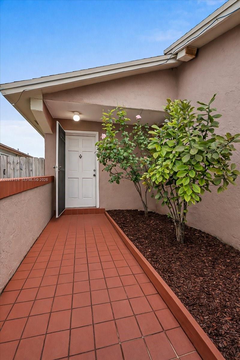 19301 Southwest 123rd Avenue Miami, FL 33177 - Photo 4 of 44