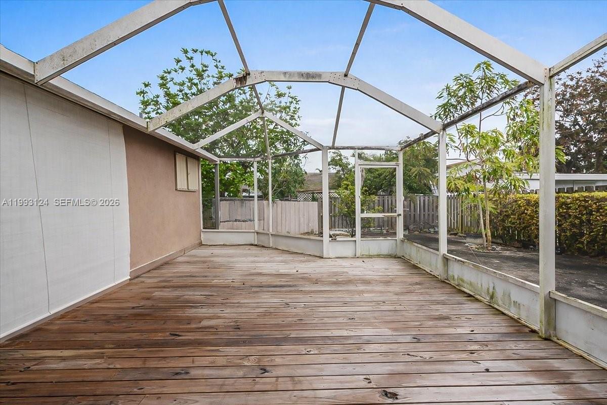 19301 Southwest 123rd Avenue Miami, FL 33177 - Photo 42 of 44