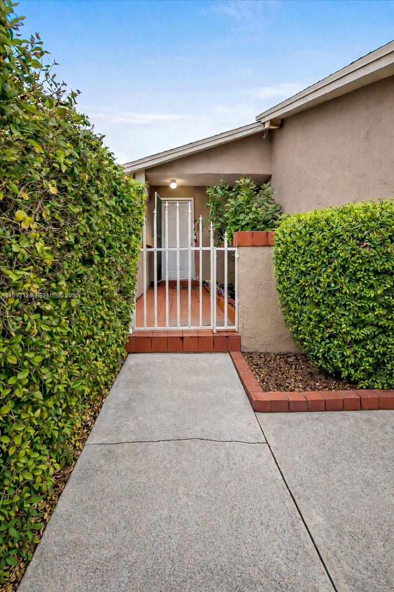 19301 Southwest 123rd Avenue Miami, FL 33177 - Photo 5 of 44
