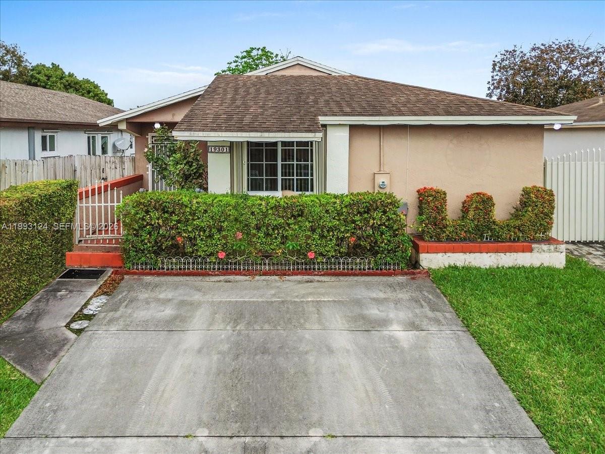 19301 Southwest 123rd Avenue Miami, FL 33177 - Photo 6 of 44
