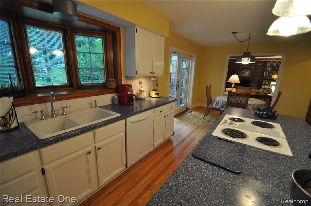 1638 Sumac Drive Rochester, MI 48309 - Photo 12 of 29 12.JPG