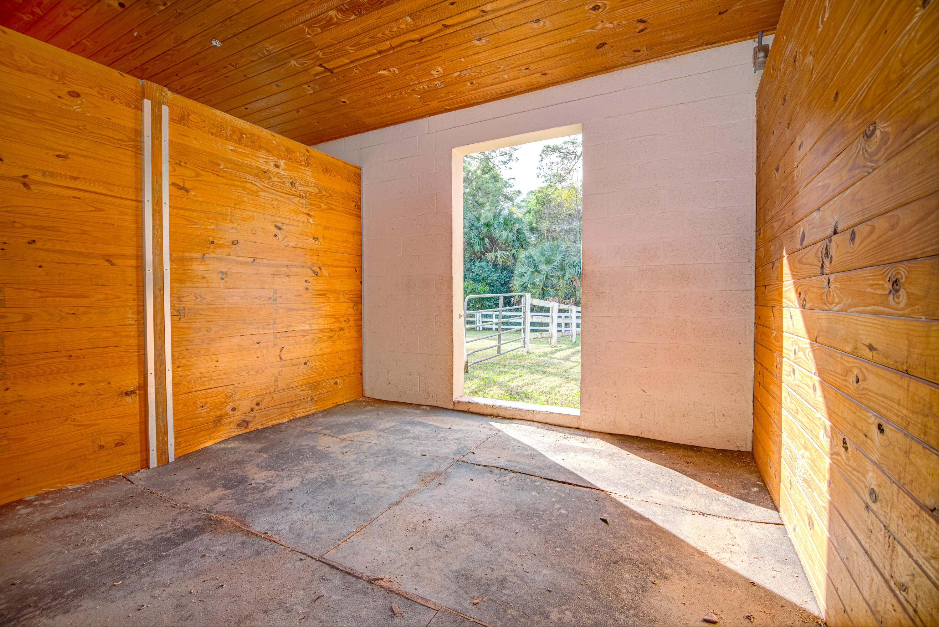 1059 E Road Loxahatchee, FL 33470 - Photo 46 of 82 STALL INTERIOR