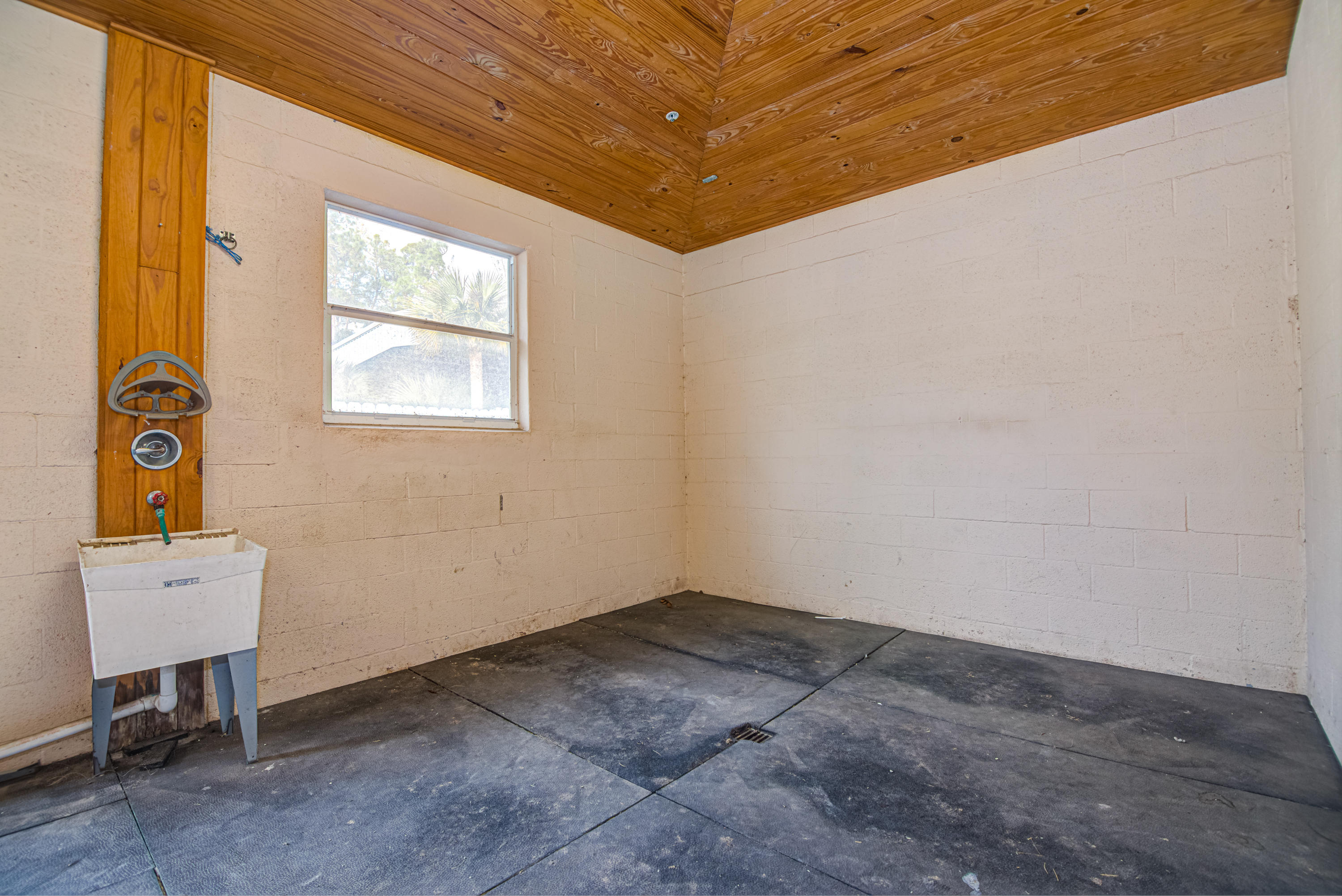 1059 E Road Loxahatchee, FL 33470 - Photo 77 of 82 INDOOR WASH RACK