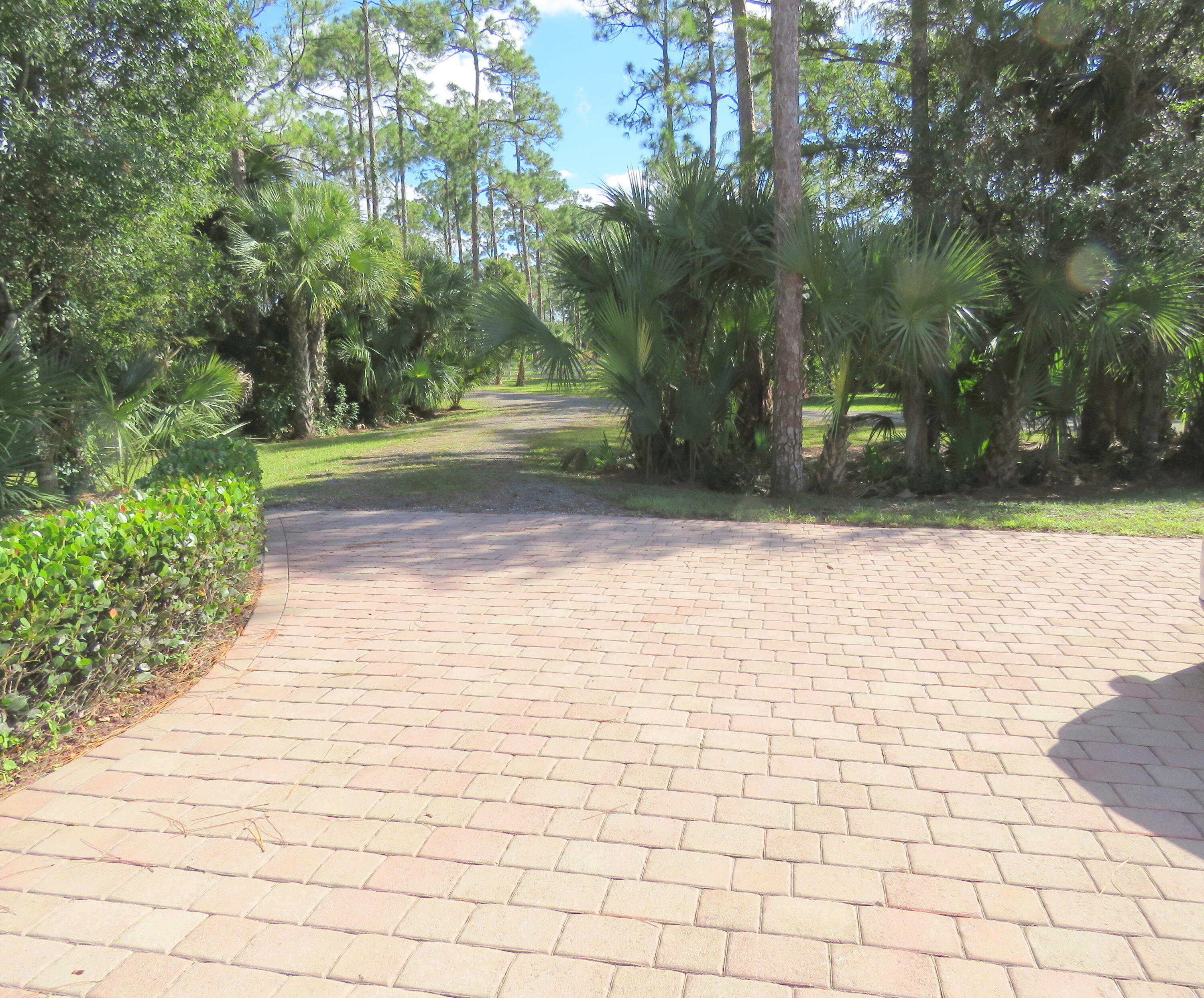 1059 E Road Loxahatchee, FL 33470 - Photo 9 of 82 PAVERED DRIVEWAY